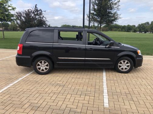 2012 Chrysler Town & Country Touring