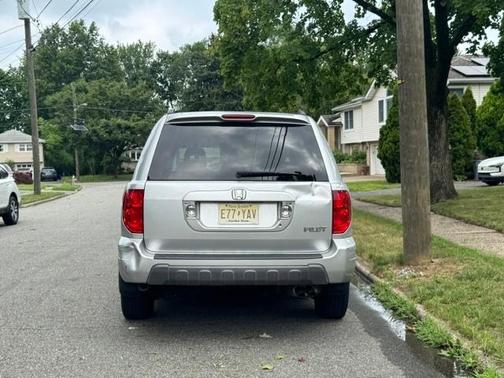 Gray 2005 Honda Pilot EX-L