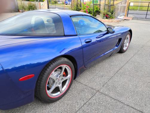 2004 Chevrolet Corvette Base