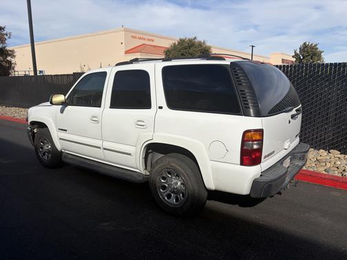 White 2003 Chevrolet Tahoe LT