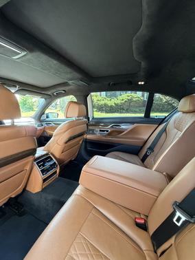 Black 2018 BMW 750 i xDrive