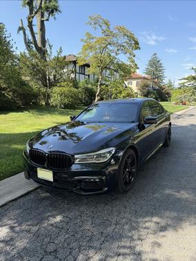 Black 2018 BMW 750 i xDrive