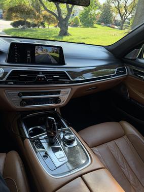 Black 2018 BMW 750 i xDrive