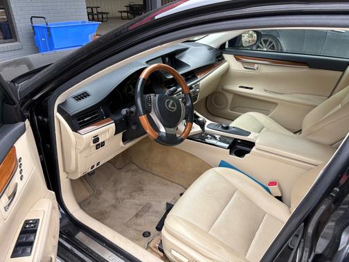 2014 Lexus ES 300h Base