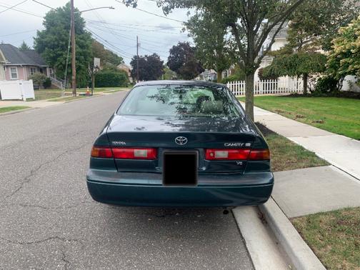 Photo 5 of 16 of 1997 Toyota Camry XLE V6