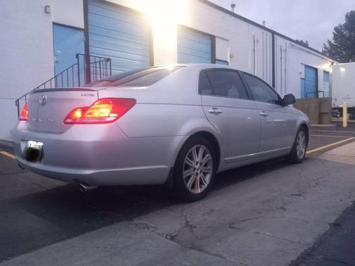 Silver 2006 Toyota Avalon Limited