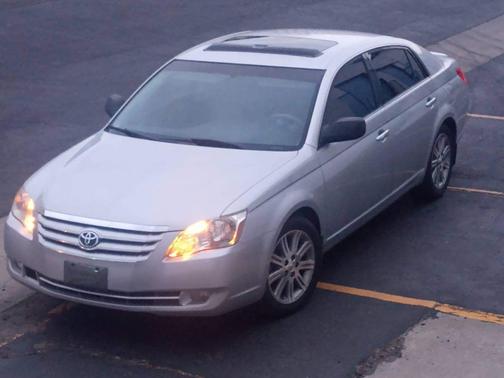 Silver 2006 Toyota Avalon Limited
