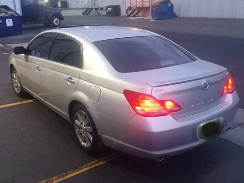 Silver 2006 Toyota Avalon Limited