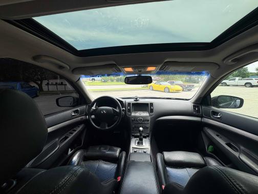 2011 INFINITI G37x Base