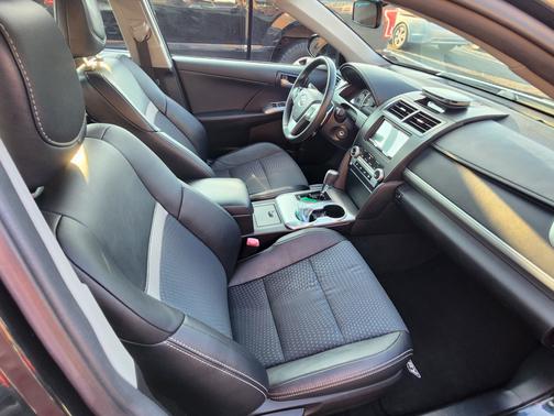 Blue 2014 Toyota Camry SE Sport
