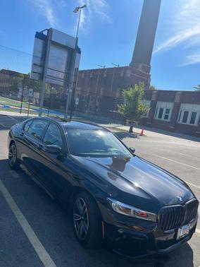Black 2022 BMW 740 i xDrive
