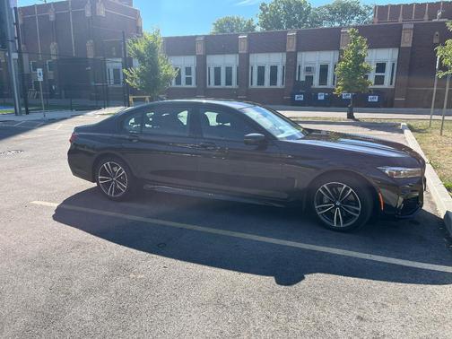 Black 2022 BMW 740 i xDrive