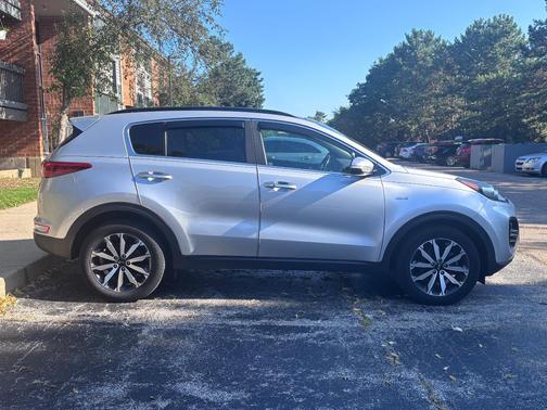 Silver 2018 Kia Sportage EX