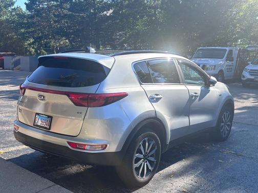 Silver 2018 Kia Sportage EX