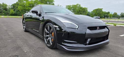 Black 2009 Nissan GT-R Premium