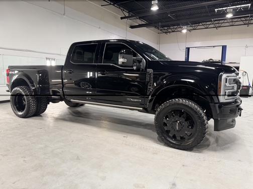 Black 2025 Ford F-450 XLT
