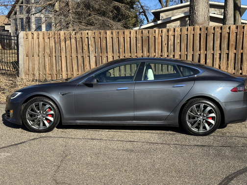 2020 Tesla Model S Performance