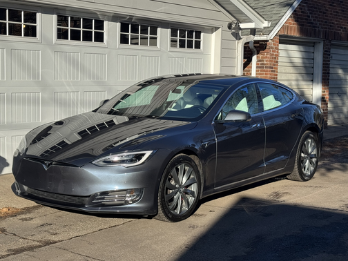 2020 Tesla Model S Performance