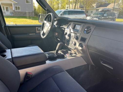 Gray 2015 Ford Expedition XLT