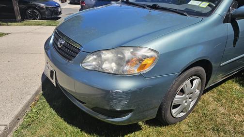 Green 2005 Toyota Corolla LE