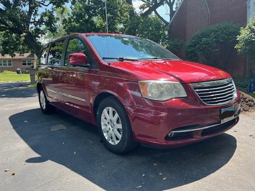 2013 Chrysler Town & Country Touring
