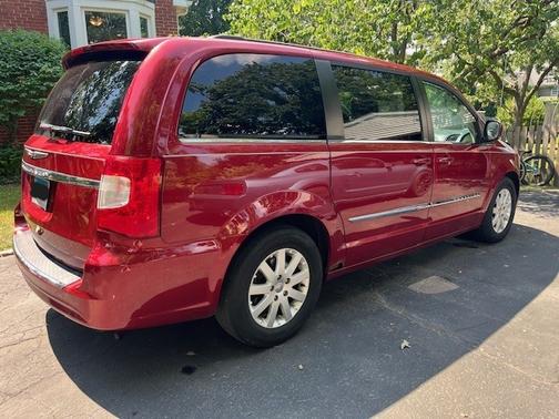2013 Chrysler Town & Country Touring