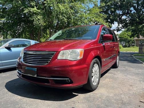 2013 Chrysler Town & Country Touring