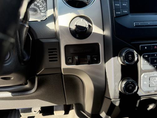Black 2013 Ford F-150 XLT