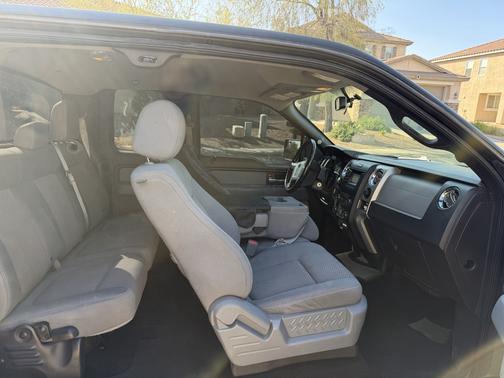 Black 2013 Ford F-150 XLT