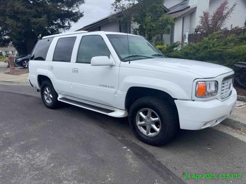 2000 Cadillac Escalade 4WD