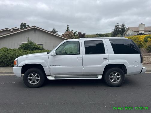 2000 Cadillac Escalade 4WD