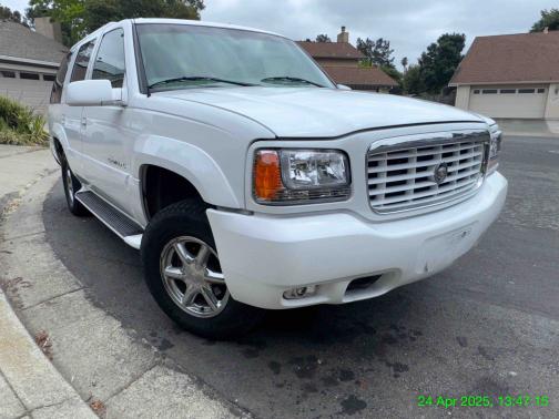 2000 Cadillac Escalade 4WD
