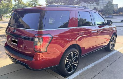 Red 2019 Ford Expedition Limited
