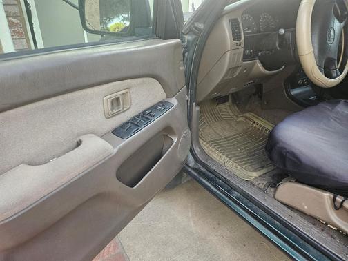 Green 1999 Toyota 4Runner Base