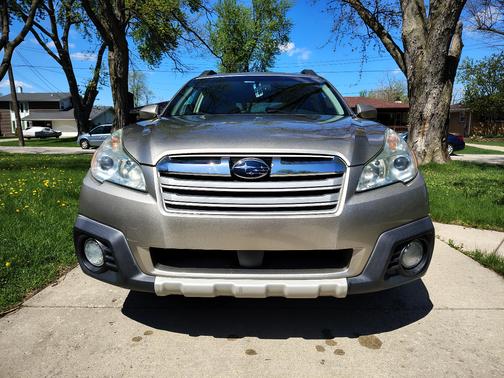 Beige 2014 Subaru Outback 2.5i Premium
