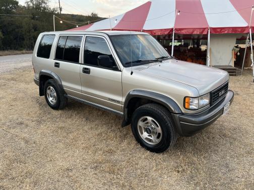 1996 Isuzu Trooper LS