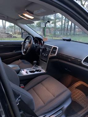 Black 2012 Jeep Grand Cherokee Laredo