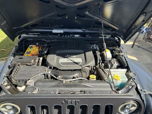 Gray 2018 Jeep Wrangler JK Sport