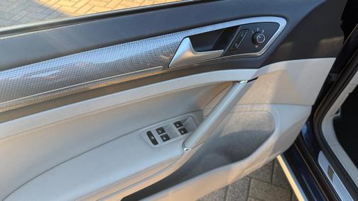 Blue 2017 Volkswagen Golf Alltrack TSI S