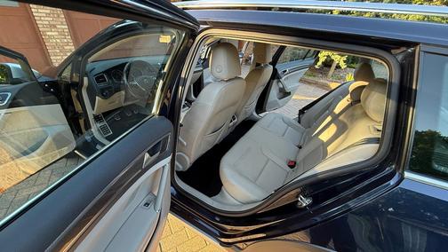 Blue 2017 Volkswagen Golf Alltrack TSI S