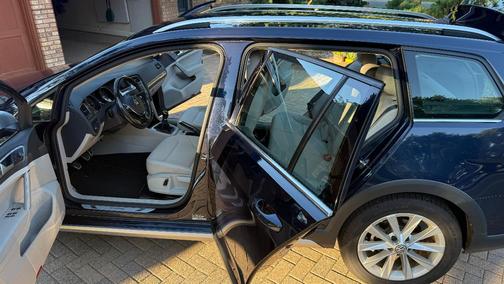 Blue 2017 Volkswagen Golf Alltrack TSI S