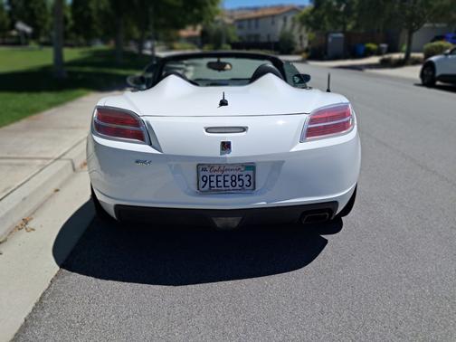 White 2007 Saturn Sky Base