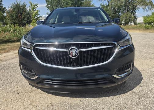 Green 2019 Buick Enclave Essence