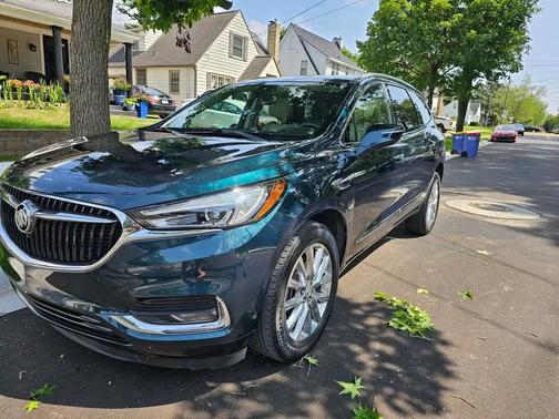 Green 2019 Buick Enclave Essence