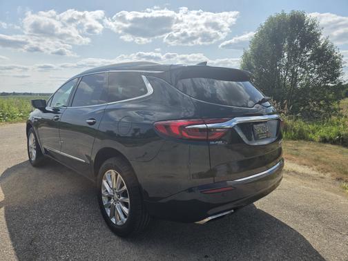 Green 2019 Buick Enclave Essence