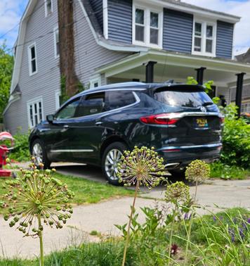 Green 2019 Buick Enclave Essence