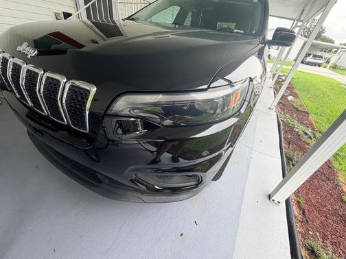 Black 2021 Jeep Cherokee Latitude Lux
