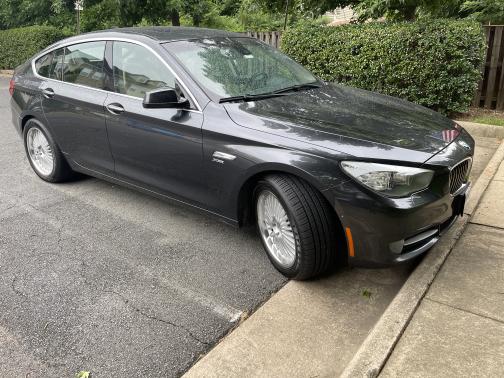 Photo 3 of 8 of 2011 BMW 535 Gran Turismo i xDrive