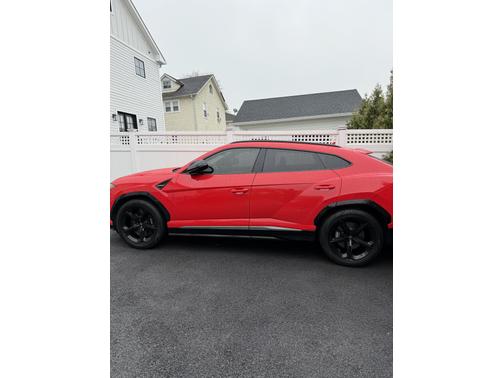 2020 Lamborghini Urus Base
