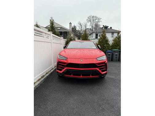 2020 Lamborghini Urus Base